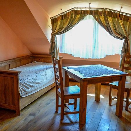 Karczma Regionalna Hotel Goscinna Chata Wysowa-Zdrój Exterior foto